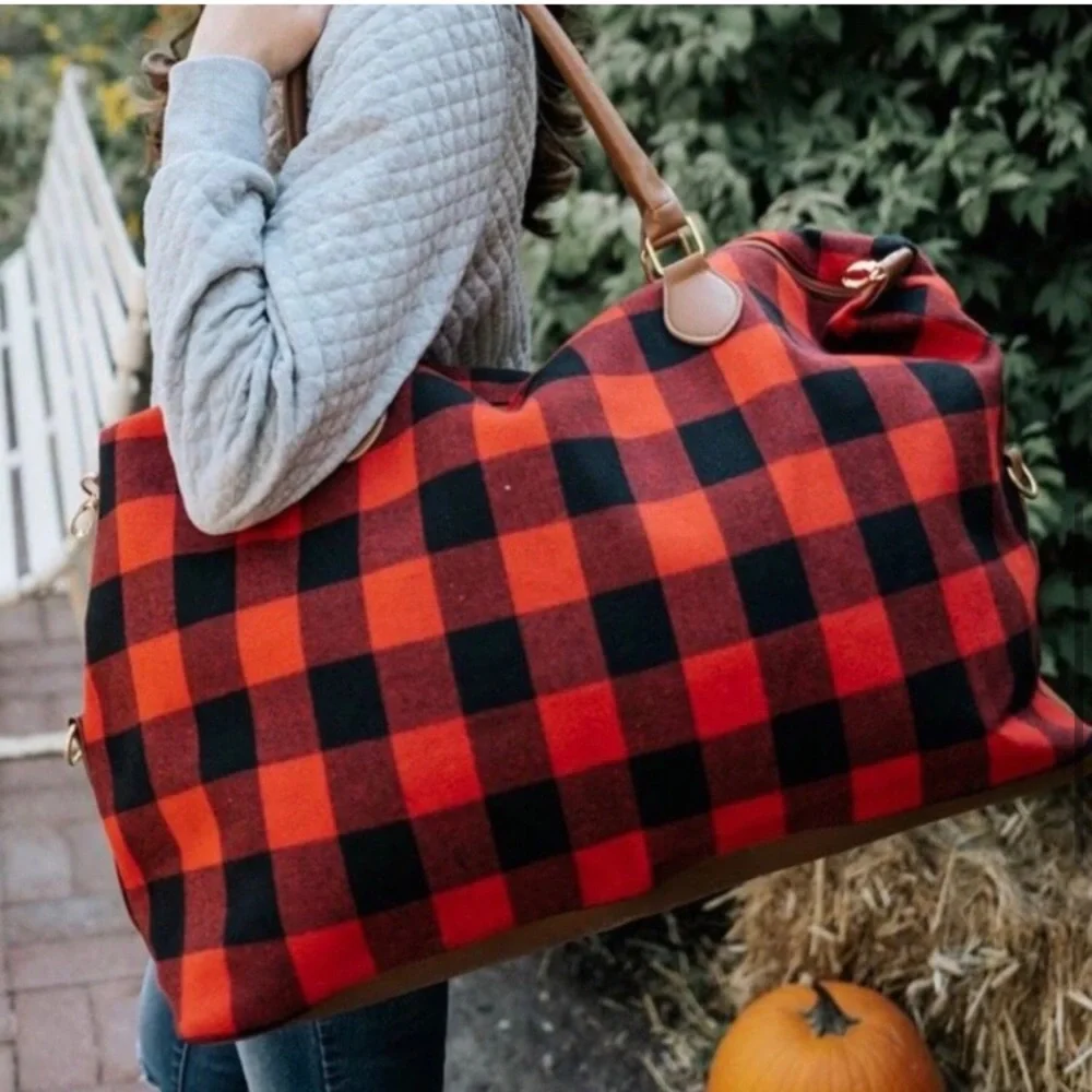 LAST ONE: Extra large Buffalo plaid weekend overnight getaway duffel bag - Picture 4 of 8
